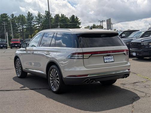 2022 Lincoln Aviator Standard AWD