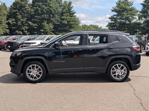 2022 Jeep Compass Latitude Lux