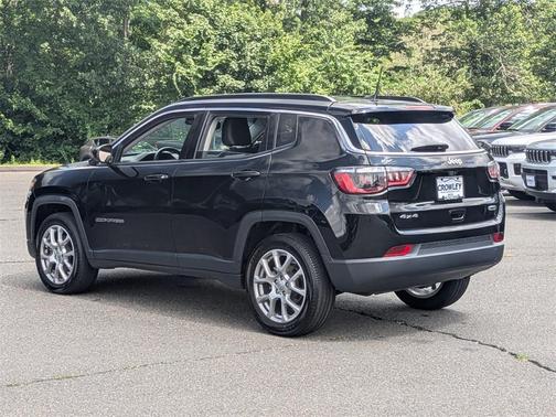 2022 Jeep Compass Latitude Lux