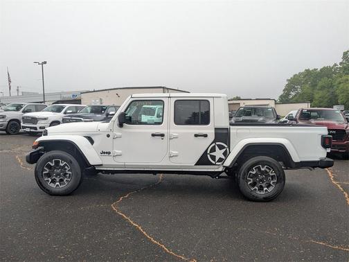 2025 Jeep Gladiator Sport