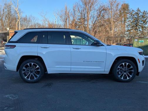 2025 Jeep Grand Cherokee Overland