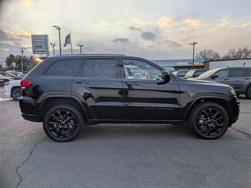 2021 Jeep Grand Cherokee Laredo X 4x4