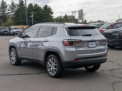 2022 Jeep Compass Latitude Lux