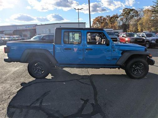 2024 Jeep Gladiator Sport