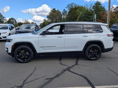 2023 Jeep Grand Cherokee L Laredo