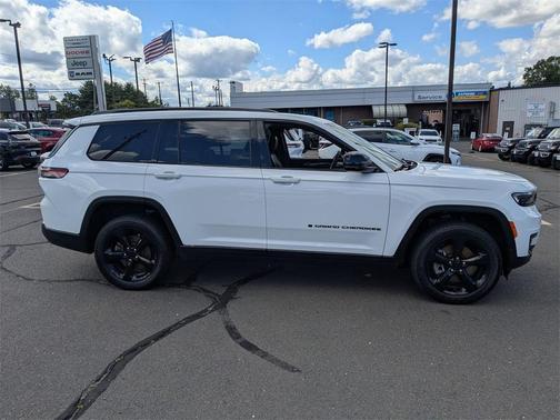 2023 Jeep Grand Cherokee L Laredo