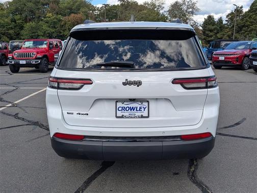 2023 Jeep Grand Cherokee L Laredo