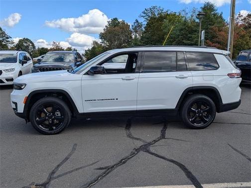 2023 Jeep Grand Cherokee L Laredo