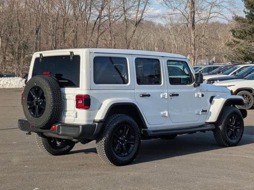 2023 Jeep Wrangler 4-Door Sahara Altitude 4x4