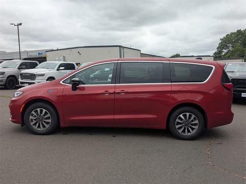 2025 Chrysler Pacifica Hybrid Select