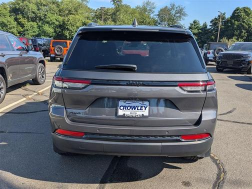 2024 Jeep Grand Cherokee Laredo