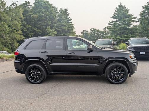 2022 Jeep Grand Cherokee WK Laredo