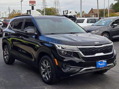 Cherry Black 2021 Kia Seltos EX