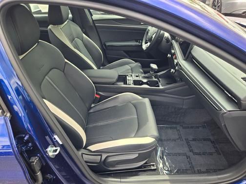 Yacht Blue 2025 Kia K5 GT-Line