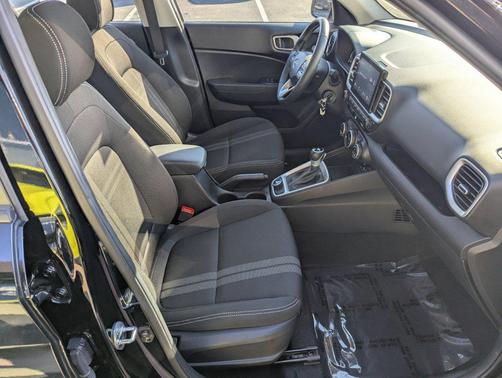 Onyx Black 2023 Hyundai VENUE SEL
