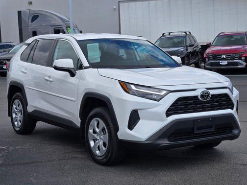 Ice 2023 Toyota RAV4 LE