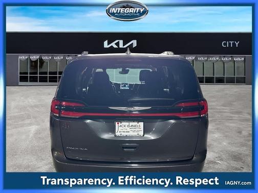 2021 Chrysler Pacifica Touring-L