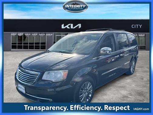 2014 Chrysler Town & Country Touring-L
