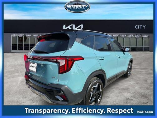 Blue / Black 2025 Kia Seltos S