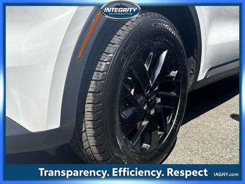 Glacial White Pearl 2023 Kia Sorento X-Line S