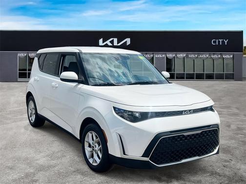 2023 Kia Soul LX