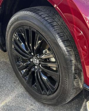 Pearl 2023 Toyota Venza Nightshade