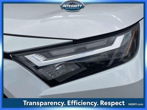 Ice 2024 Toyota RAV4 LE