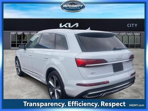 2022 Audi Q7 55 Premium Plus