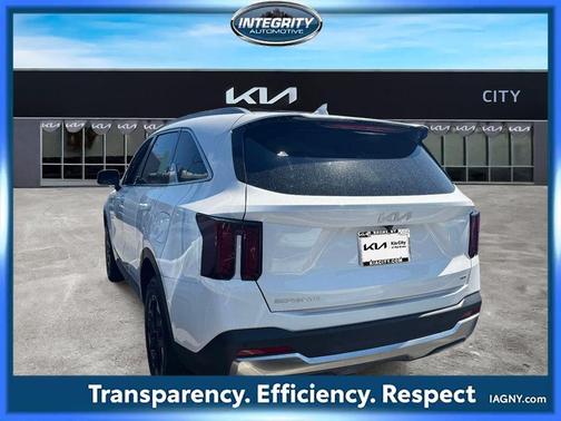 Glacial White Pearl 2024 Kia Sorento S