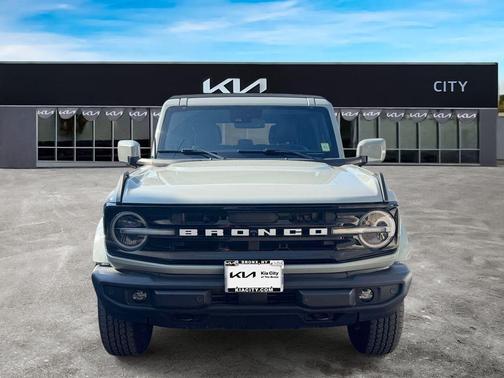Cactus 2022 Ford Bronco Outer Banks