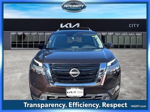 2022 Nissan Pathfinder SL