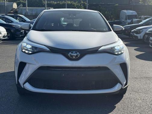 Blizzard Pearl 2021 Toyota C-HR XLE