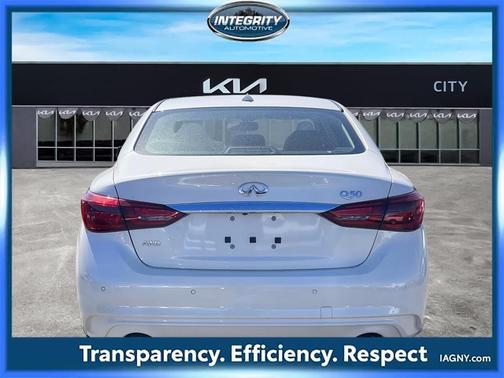2023 INFINITI Q50 LUXE