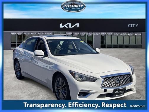 2023 INFINITI Q50 LUXE