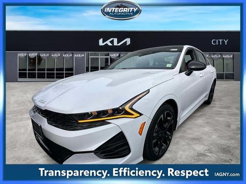 Glacial White Pearl 2024 Kia K5 GT-Line