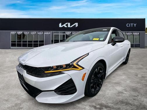 Glacial White Pearl 2024 Kia K5 GT-Line