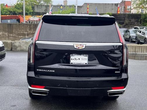 2022 Cadillac Escalade Premium Luxury