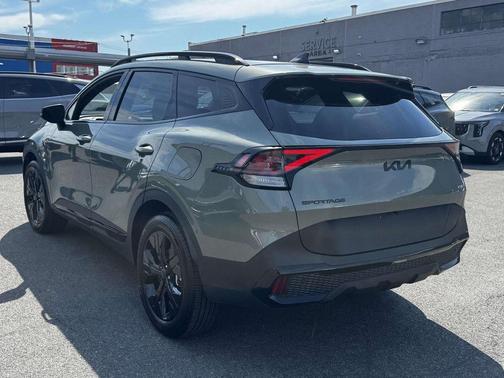 Jungle Green 2025 Kia Sportage X-Line