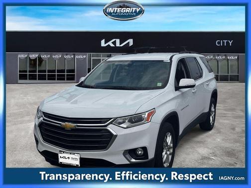 Summit White 2019 Chevrolet Traverse LT Cloth