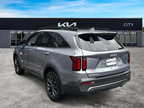 Everlasting Silver 2023 Kia Sorento X-Line EX