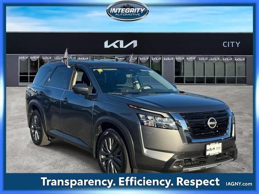 2024 Nissan Pathfinder SL
