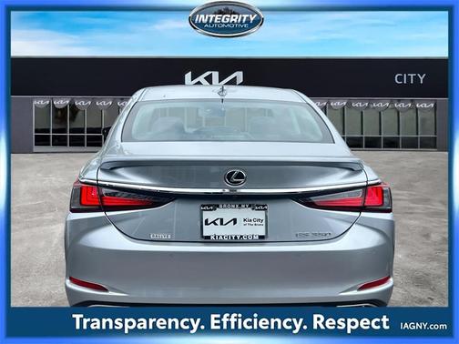 2022 Lexus ES 350 Base