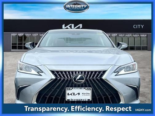2022 Lexus ES 350 Base