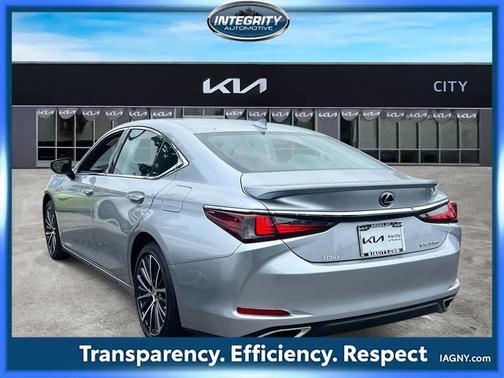 2022 Lexus ES 350 Base