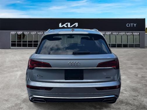 2023 Audi Q5 45 S line quattro Premium
