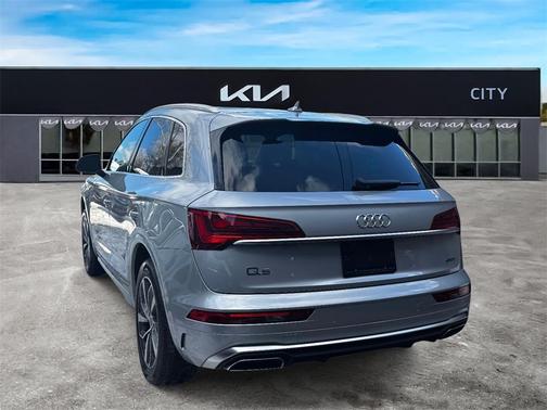 2023 Audi Q5 45 S line quattro Premium