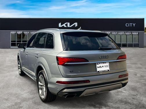 Satellite Silver Metallic 2025 Audi Q7 55 Premium Plus