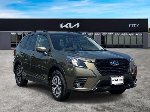 Autumn Green Metallic 2023 Subaru Forester Premium