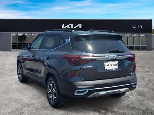 Gravity Gray 2022 Kia Seltos EX