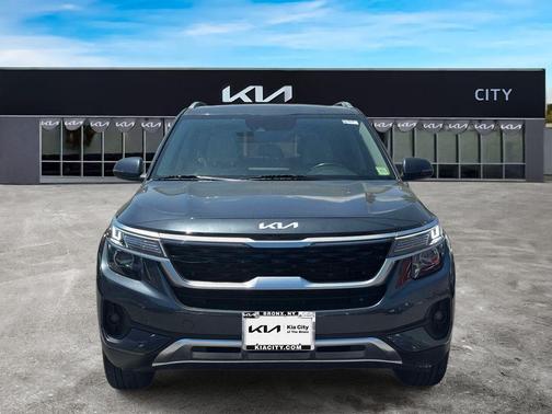Gravity Gray 2022 Kia Seltos EX